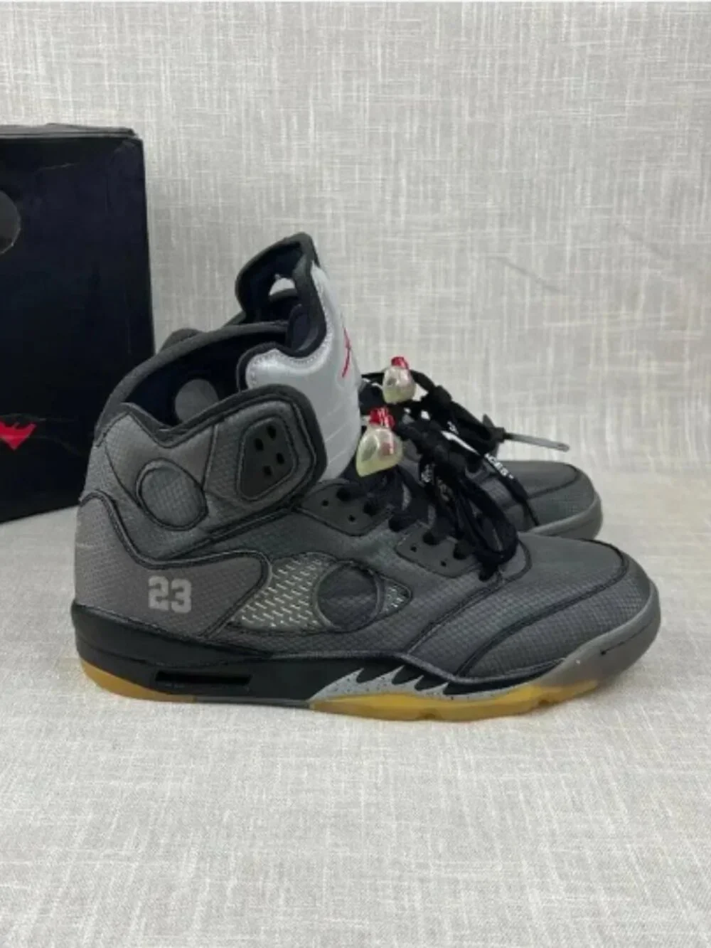 Air Jordan 5 x Off-White Retro Muslin